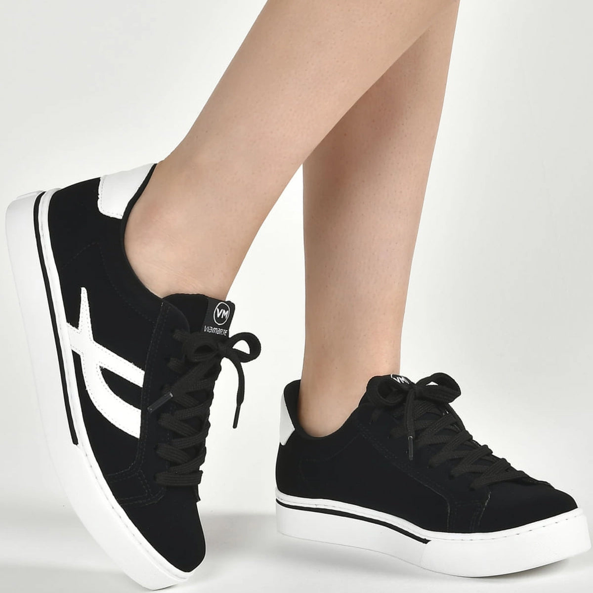 TENIS 016-012-03 EM SINTE PRETO/BRANCO