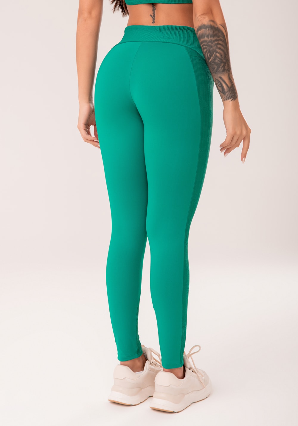 Legging fitness feminina verde com recortes harmony