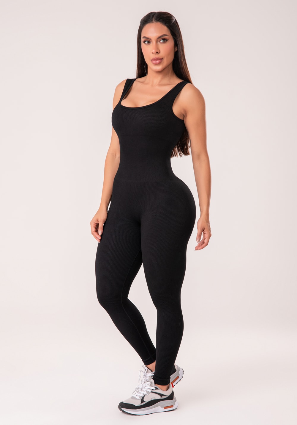 Macacão fitness feminino preto canelado com bojo seamless+