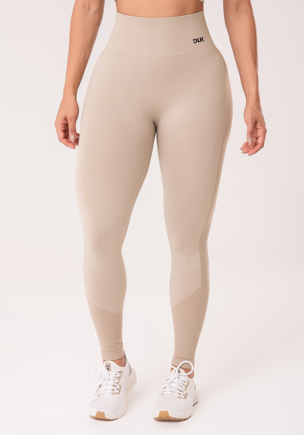 Legging fitness feminina areia com detalhe texturizado e modela bumbum seamless+