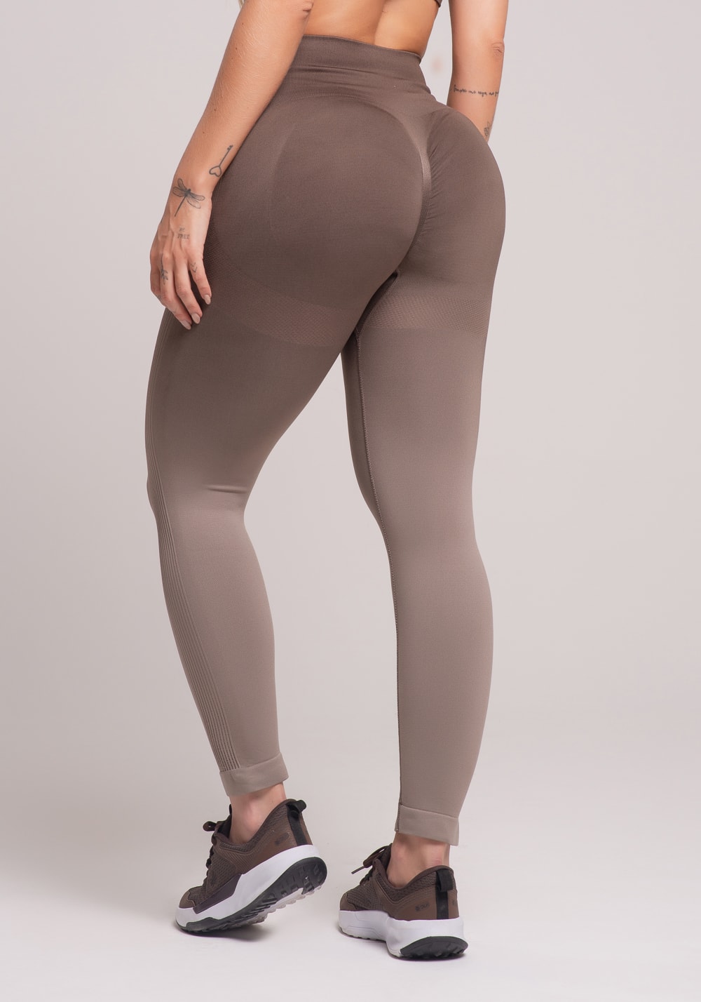 Legging fitness feminina marrom degradê modela bumbum seamless+