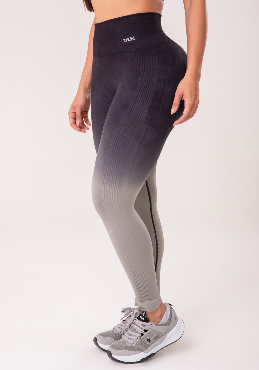 Legging fitness feminina preto degradê modela bumbum seamless+