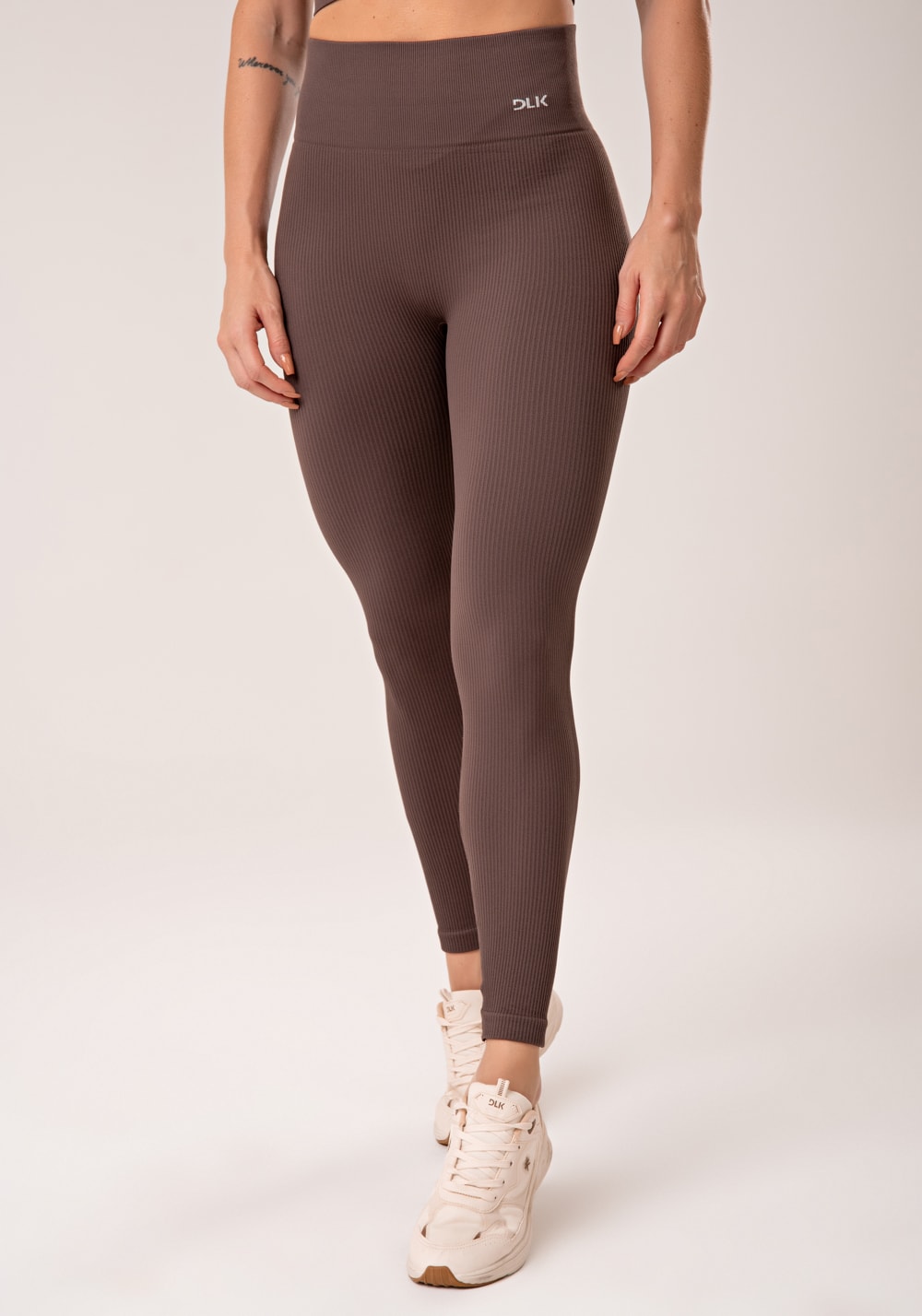 Legging fitness feminina marrom canelada modela bumbum seamless+