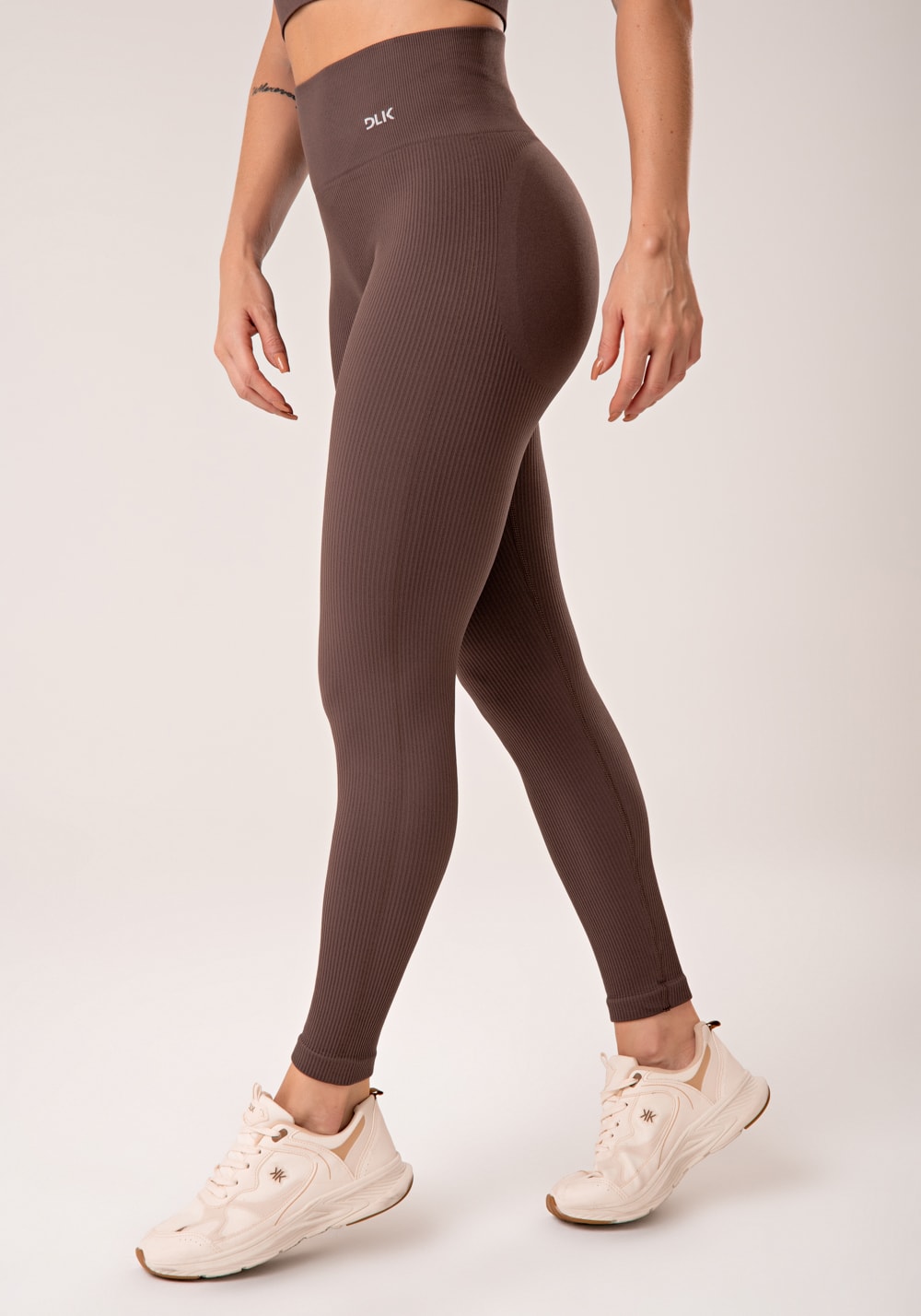 Legging fitness feminina marrom canelada modela bumbum seamless+