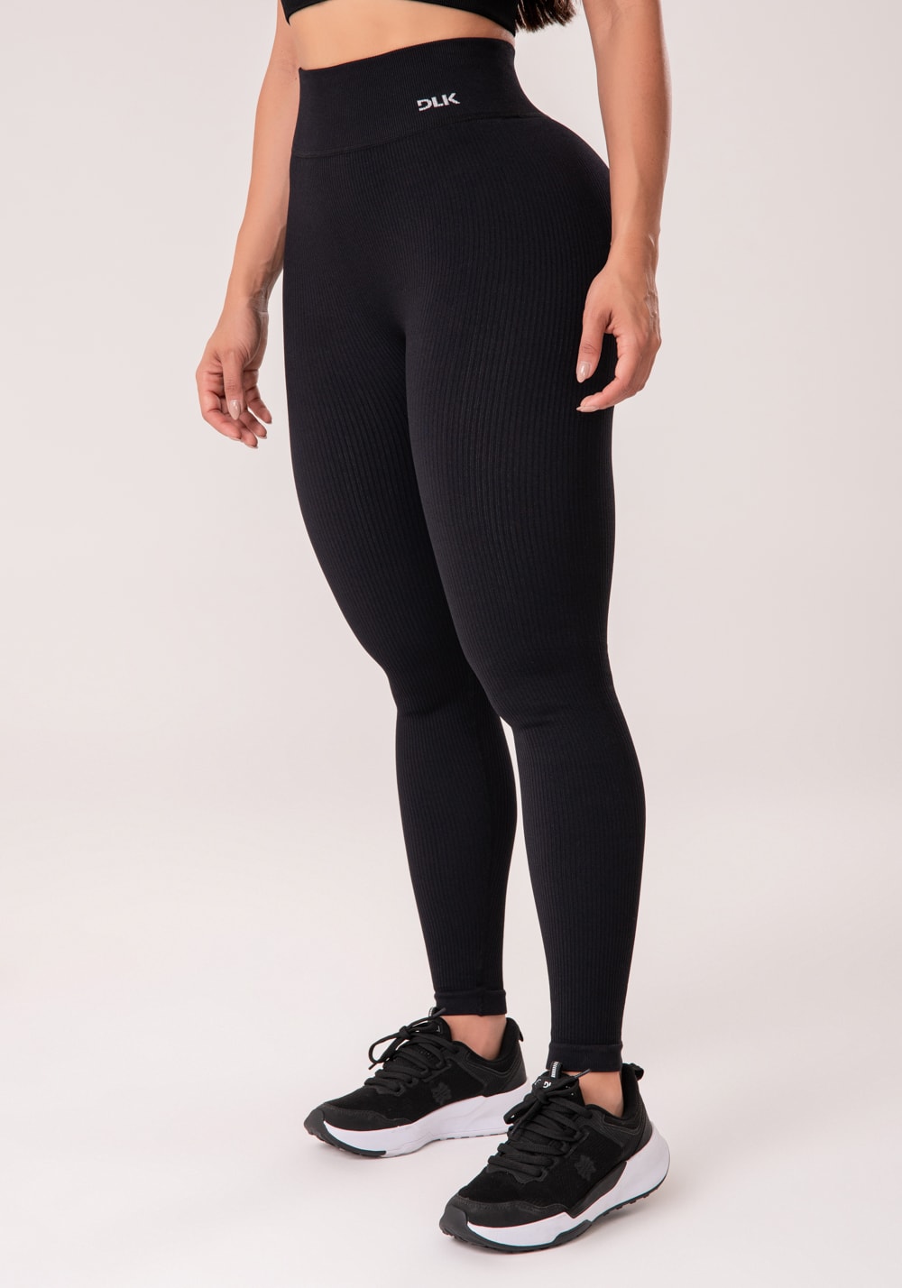 Legging fitness feminina preto canelada com cós alto seamless+