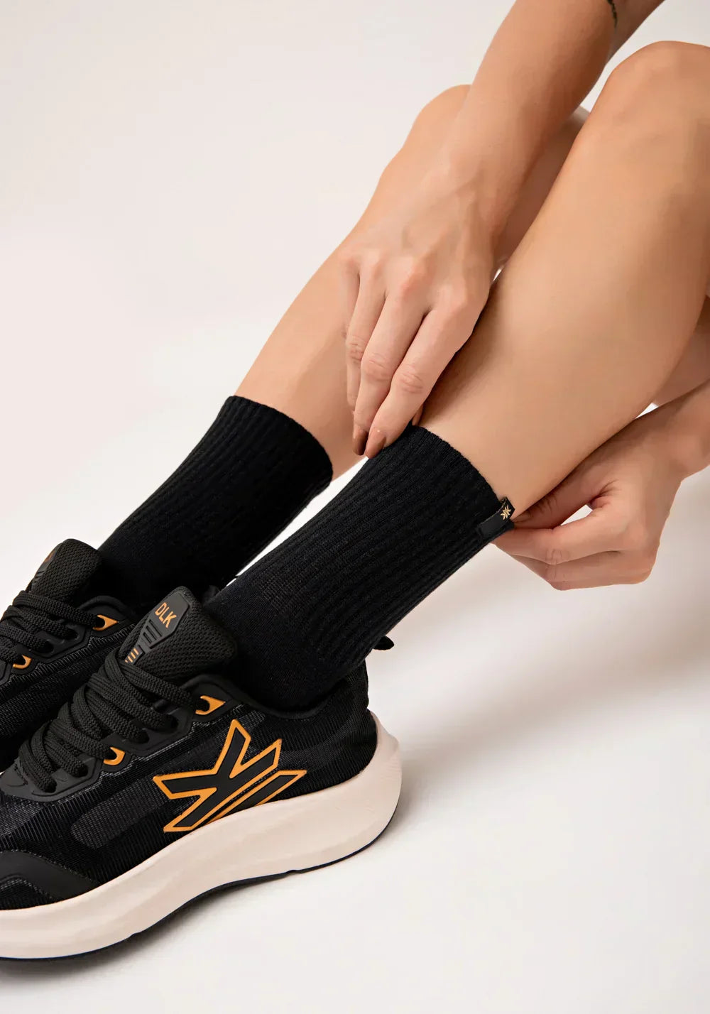 Meia cano médio feminina preto lush dlk