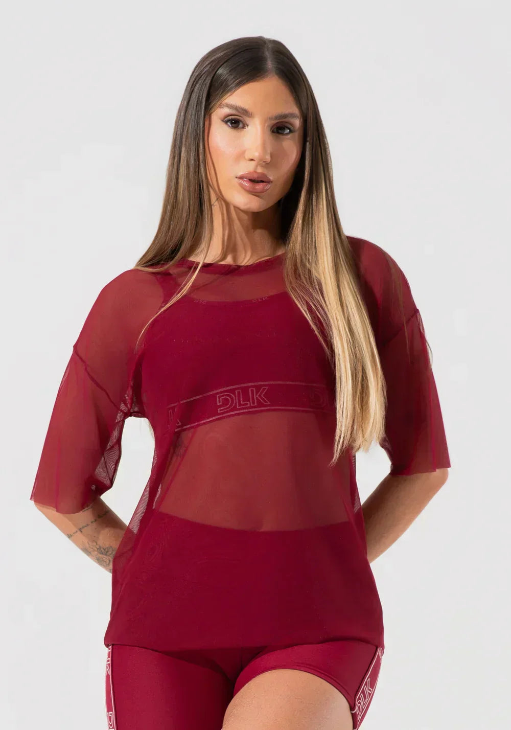 Blusa t-shirt fitness feminina de tule activity dlk vinho