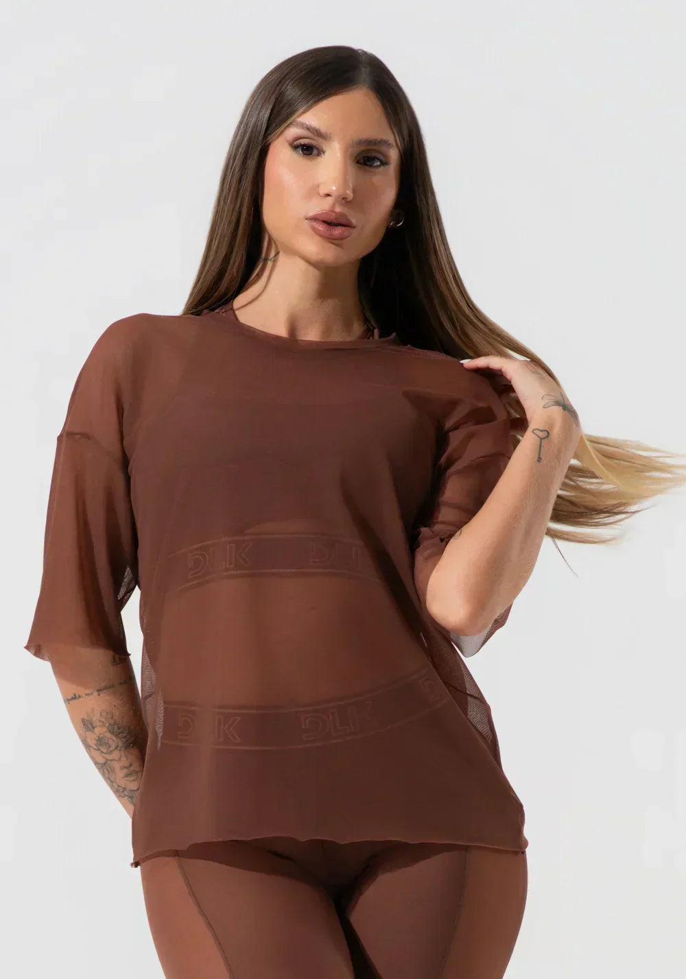 Imagem do produto Imagem do produto Imagem do produto New Blusa t-shirt fitness feminina de tule activity dlk marrom