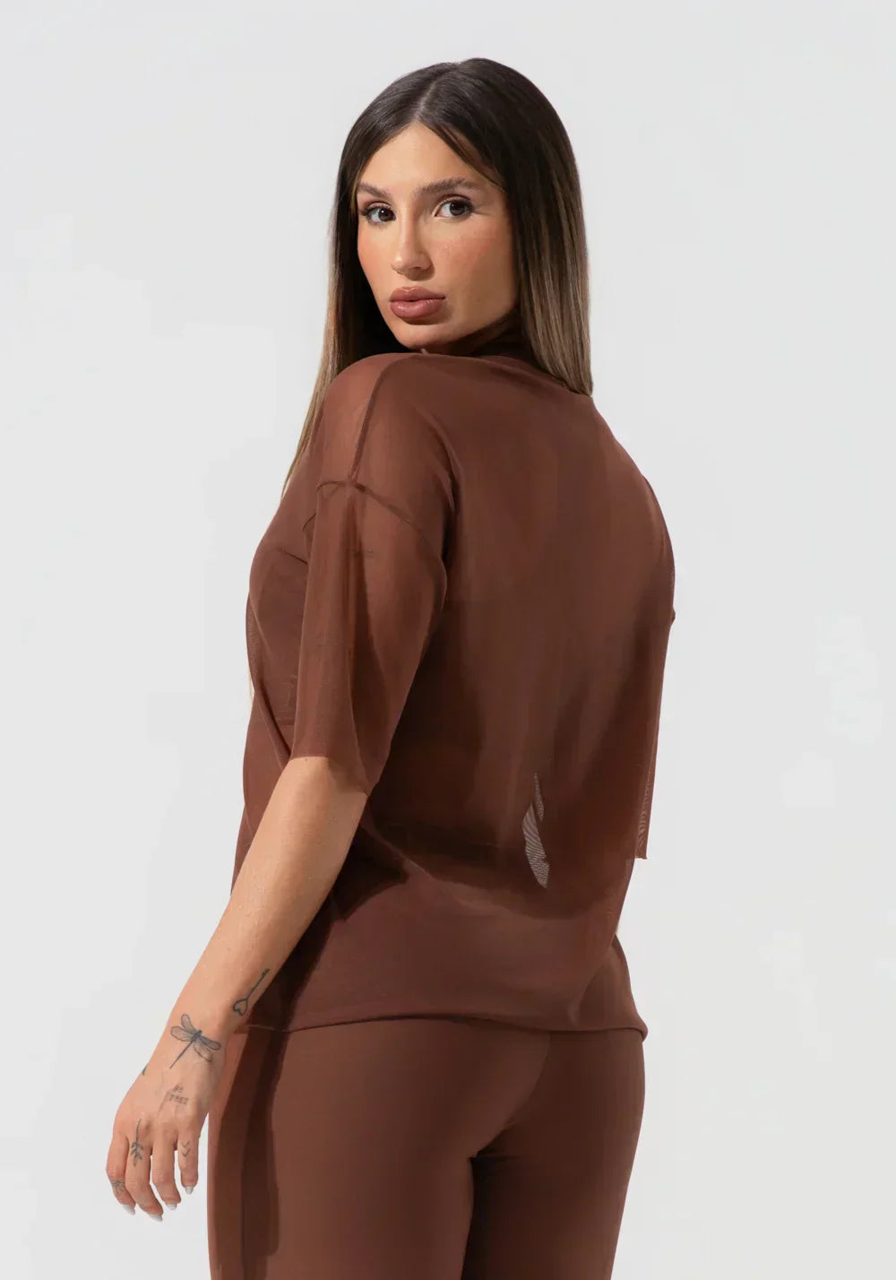 Imagem do produto Imagem do produto Imagem do produto New Blusa t-shirt fitness feminina de tule activity dlk marrom