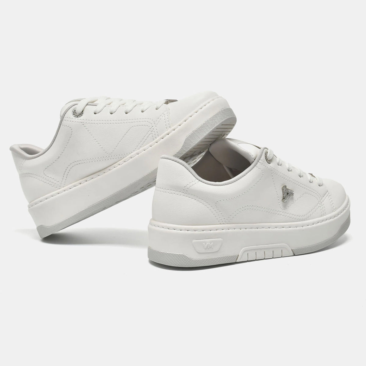 TENIS 126-017-10 EM SINTE BRANCO