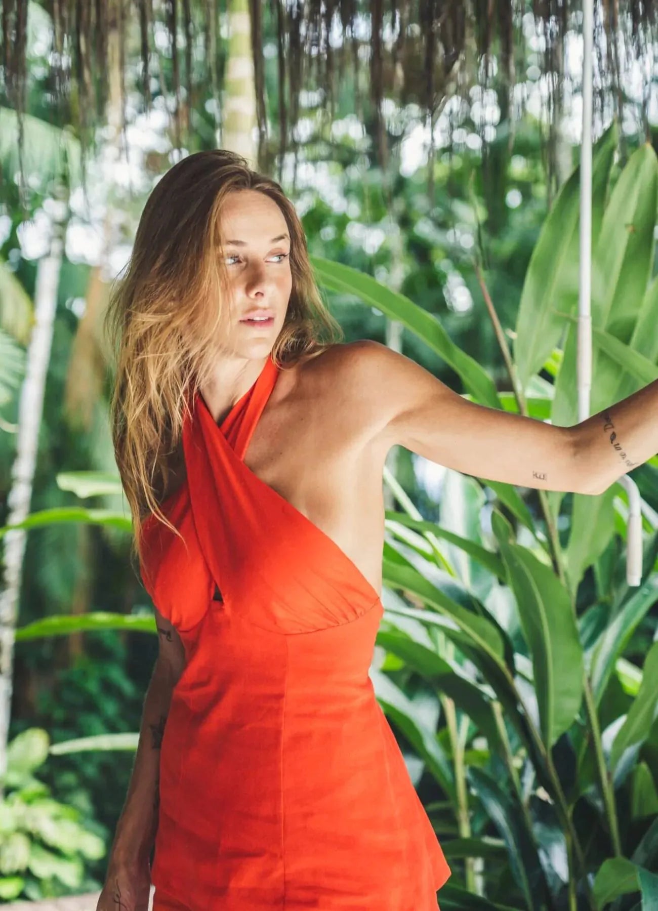 Bata de linho laranja-urucum Luisa