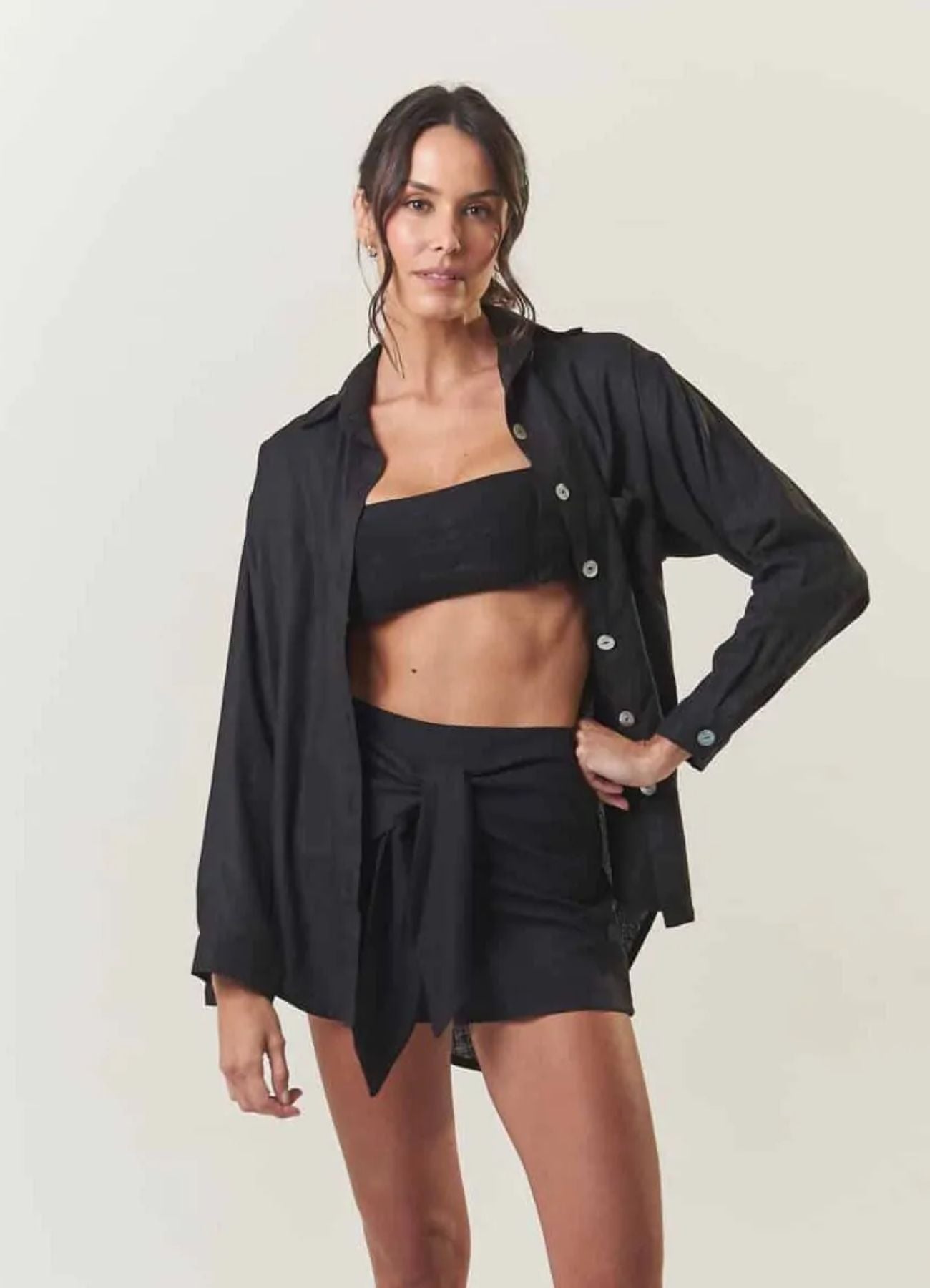 Camisa de linho preto Isis