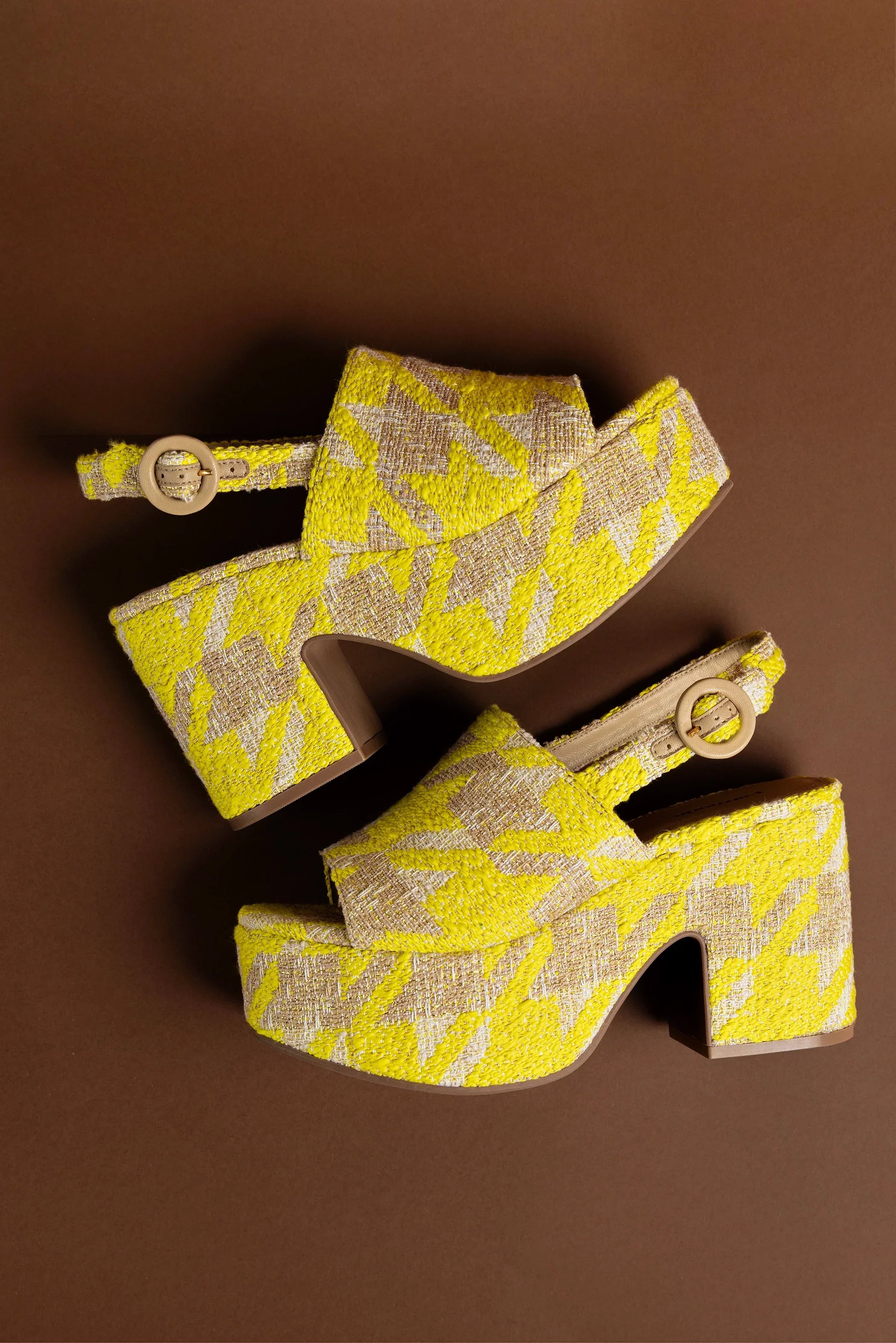 Sandália Plataforma Miso Malha Estampado Amarelo